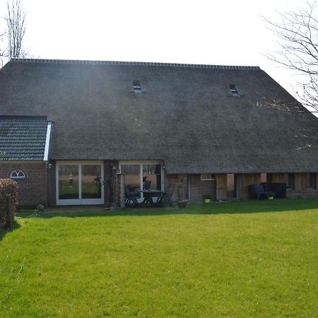 Staying In A Thatched Barn With Box Bed Beautiful View Region Achterhoek Geesteren  Экстерьер фото