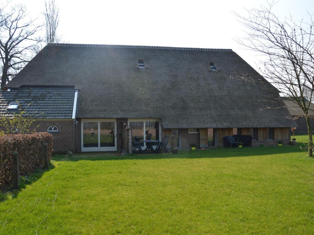 Staying In A Thatched Barn With Box Bed Beautiful View Region Achterhoek Geesteren  Экстерьер фото
